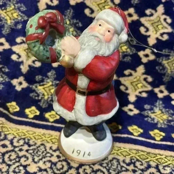 Vintage Ceramic Santa. Painted in 1914. Small chip on the back. - Picture 1 of 9